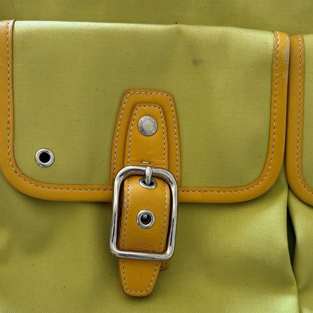 BNWOT Vintage Garden Tote by Coach Lime Green & Yellow Leather Needs Cleaning - Picture 2 of 15
